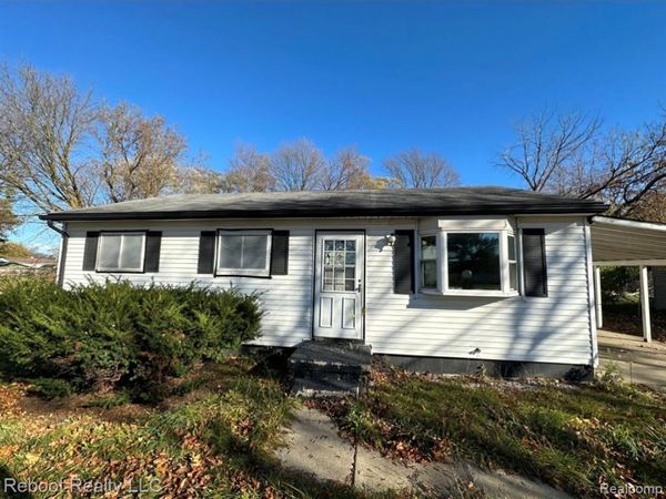 15 Milan Court, Saginaw, MI 48601
