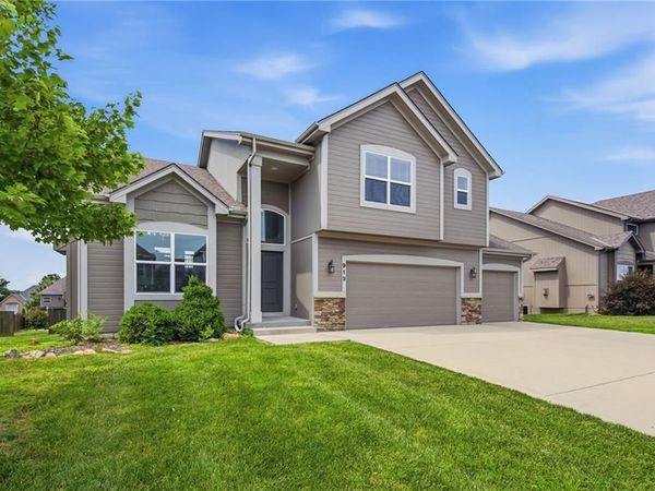 913 Coyote Drive, Raymore, MO 64083