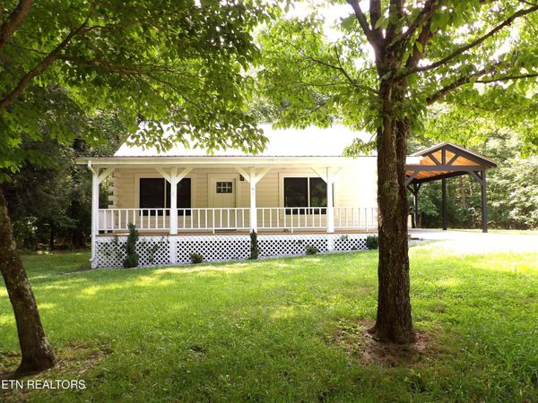 1008 Natchez Trace, Crossville, TN 38572