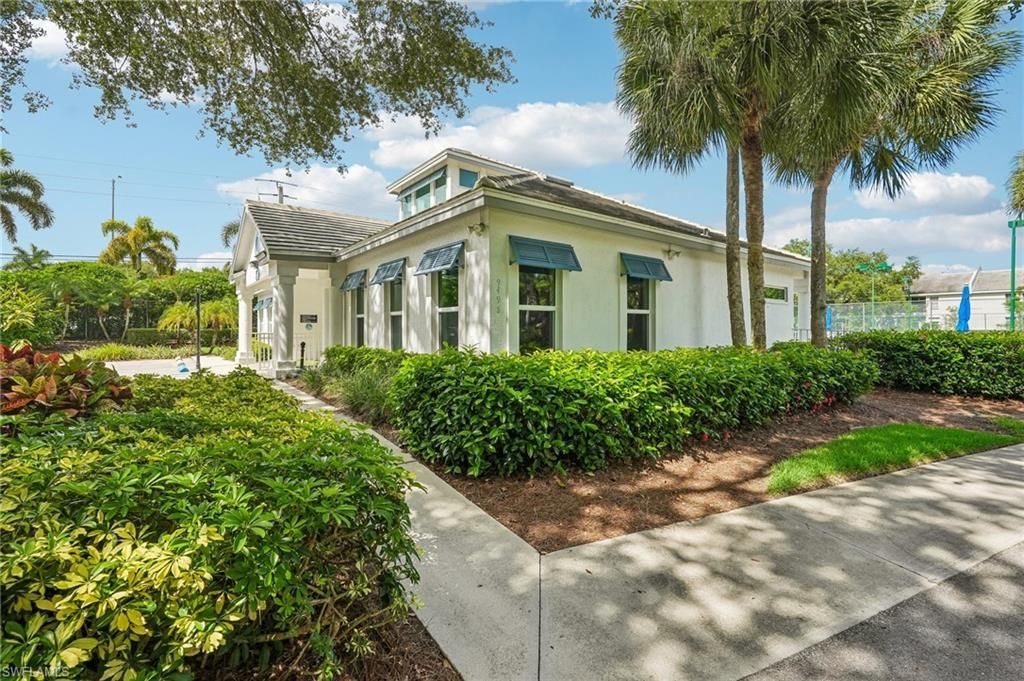 3710 Fieldstone Blvd, Unit 504, Naples, FL 34109 Photo