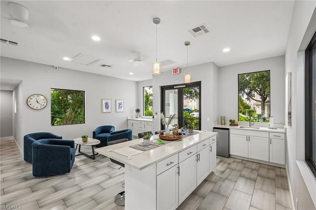 3710 Fieldstone Blvd, Unit 504, Naples, FL 34109 Photo