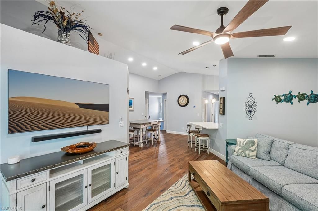 3710 Fieldstone Blvd, Unit 504, Naples, FL 34109 Photo