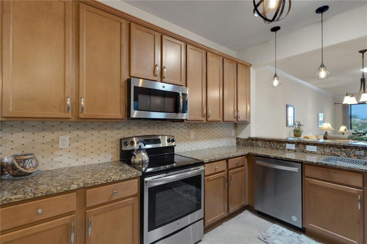 6619 Candlestick Drive, Bradenton, FL 34212 Photo