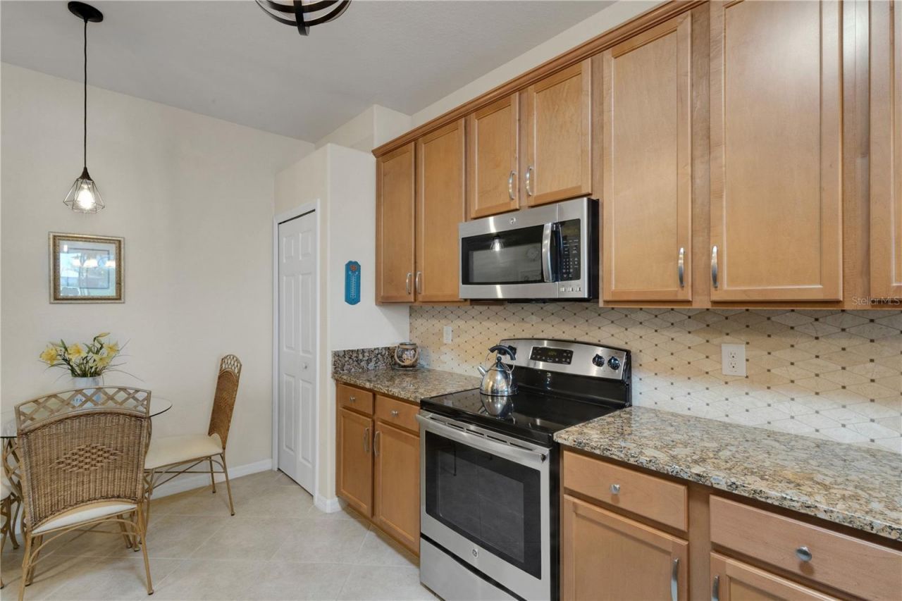 6619 Candlestick Drive, Bradenton, FL 34212 Photo