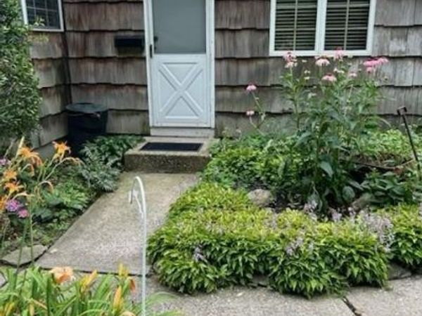 39 Wenwood Drive, Hauppauge, NY 11788