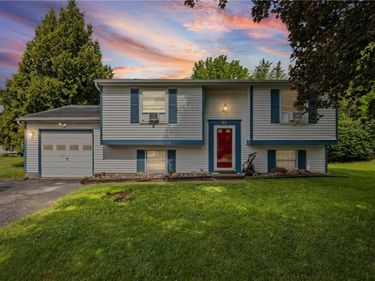 43 Curtisdale Lane, Hamlin, NY 14464