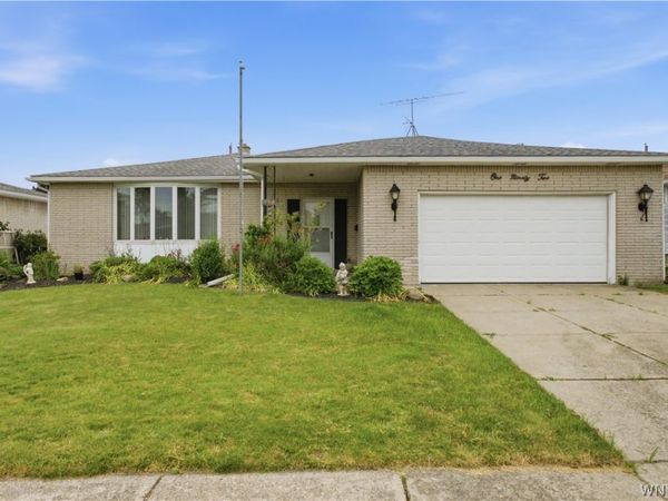 192 N Seine Drive , Cheektowaga, NY 14227