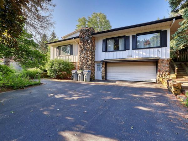 2203 W Goldcrest Ave, Milwaukee, WI 53221