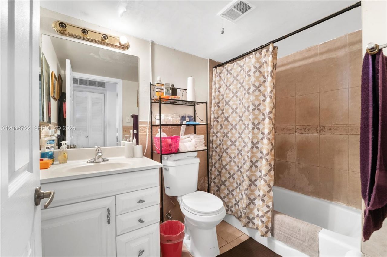 20337 NE 2nd Ave , Unit 2, Miami, FL 33179 Photo