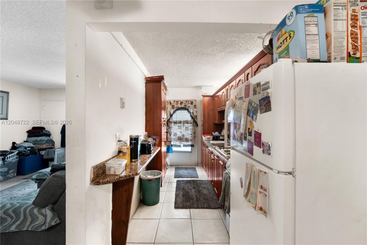 20337 NE 2nd Ave , Unit 2, Miami, FL 33179 Photo