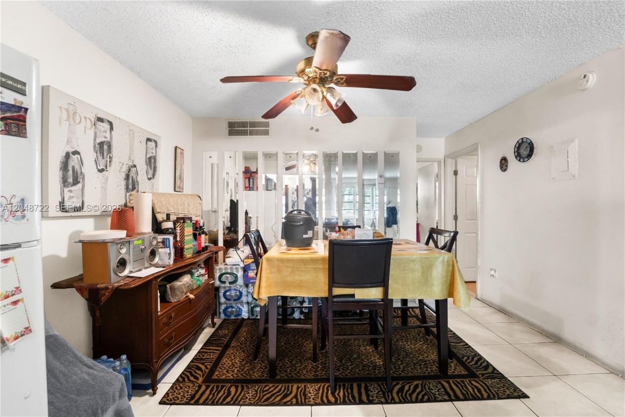 20337 NE 2nd Ave , Unit 2, Miami, FL 33179 Photo