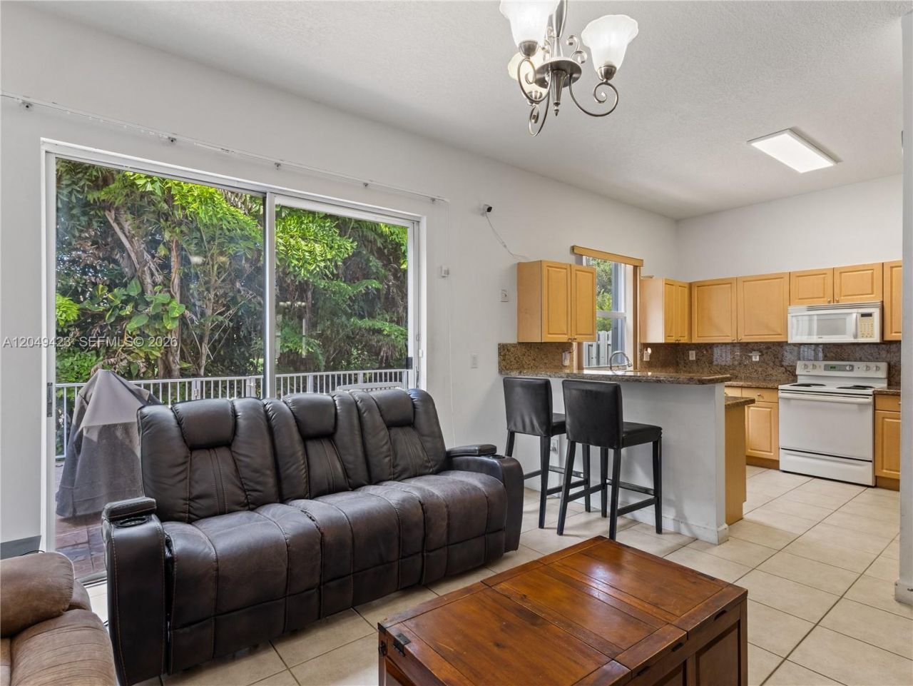 10183 NW 43rd Ter, Doral, FL 33178 Photo