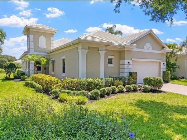 1254 River Reach Dr , Vero Beach, FL 32967