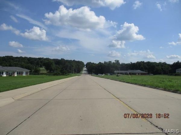 77 St Andrews Drive, Union, MO 63084