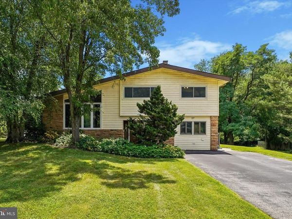 27 CAMELOT DRIVE, PLYMOUTH MEETING, PA 19462