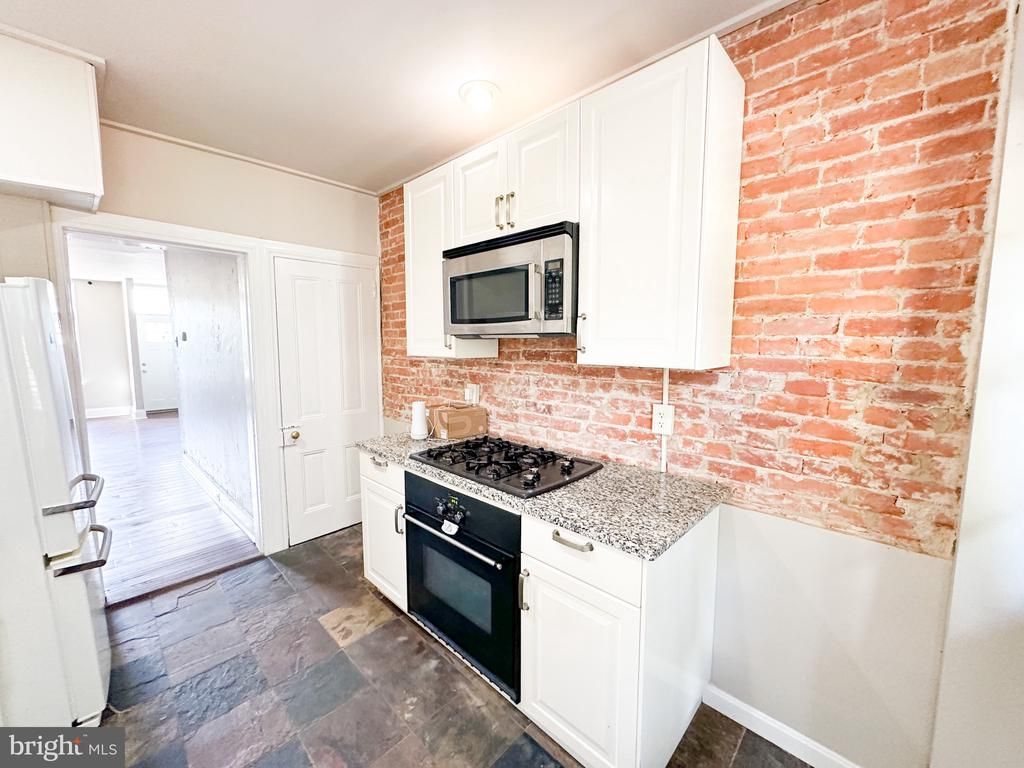 3885 Manor Street, Philadelphia, PA 19128 Main Photo