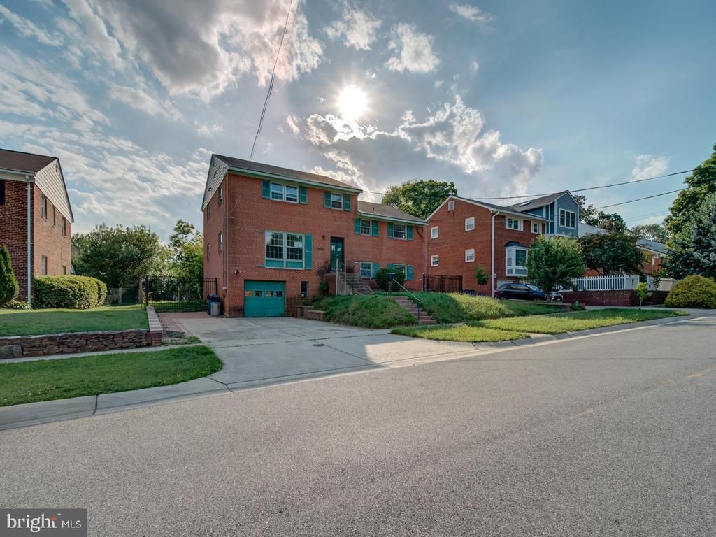 9842 BELHAVEN ROAD, BETHESDA, MD 20817