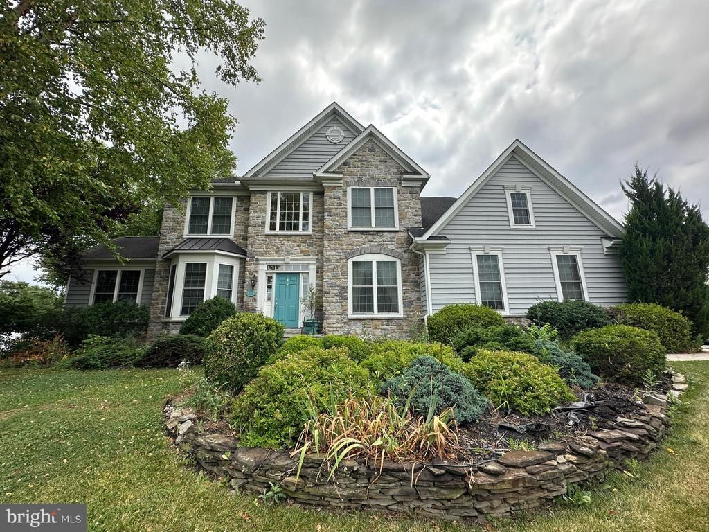 878 JOY DRIVE , GREENCASTLE, PA 17225