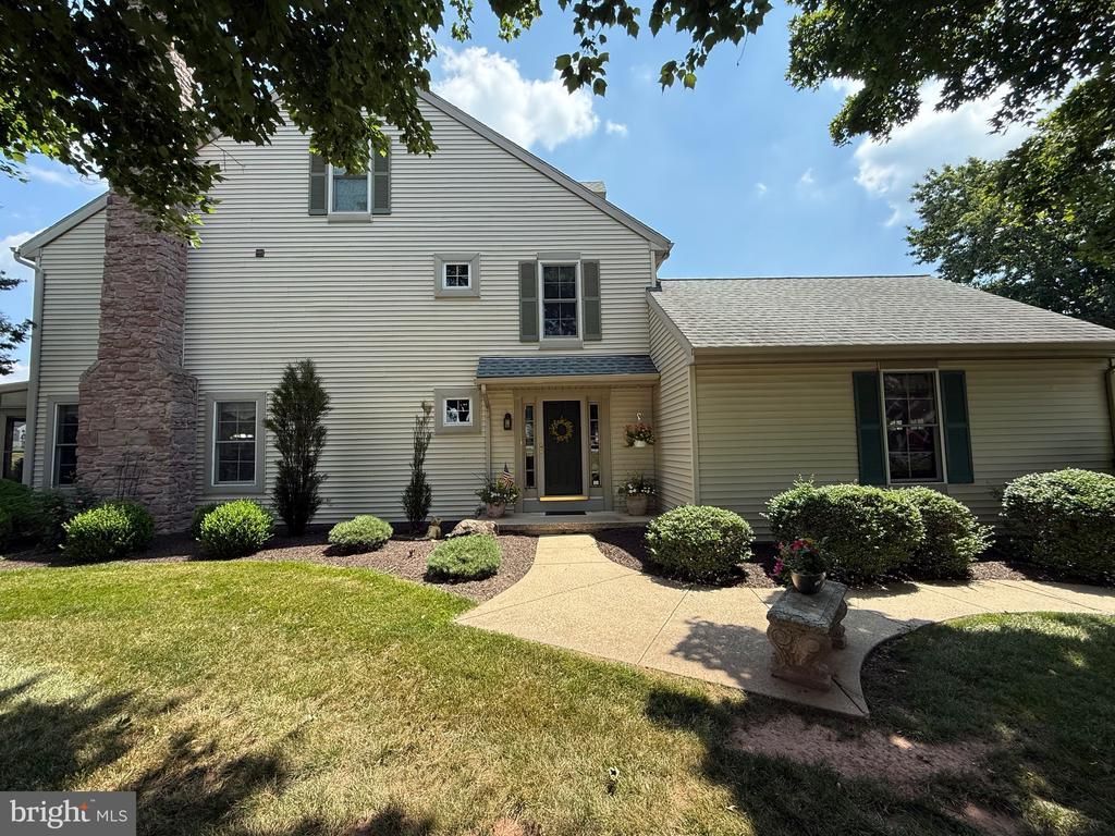 1290 CRESTVIEW DRIVE, DENVER, PA 17517