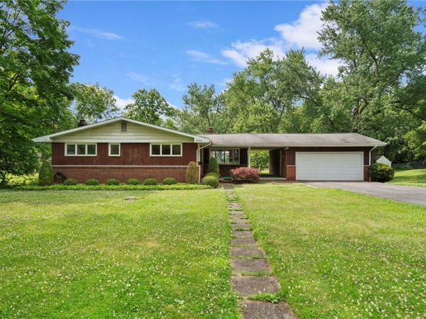 1056 Logan Road, Bethel Park, PA 15102