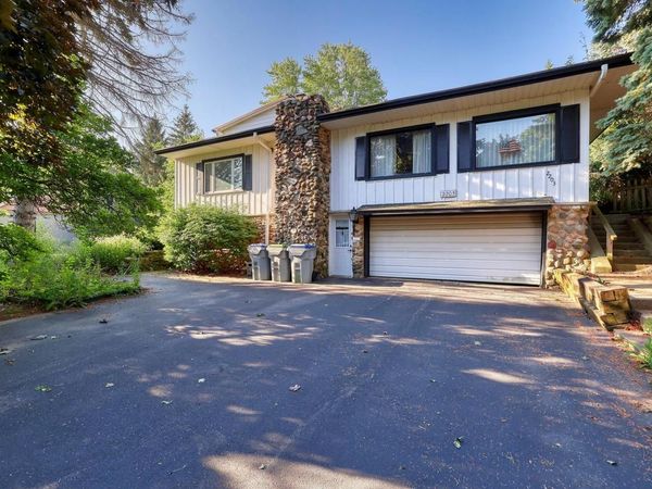 2203 W Goldcrest AVENUE, Milwaukee, WI 53221