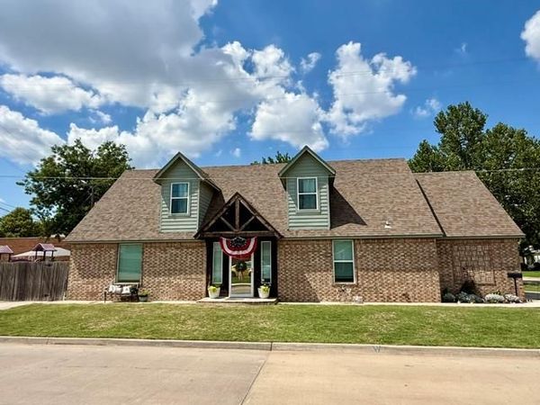 4401 N Central Road, Bethany, OK 73008