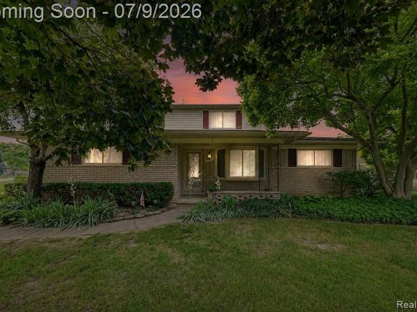 17320 Brill Drive, Clinton Twp, MI 48035