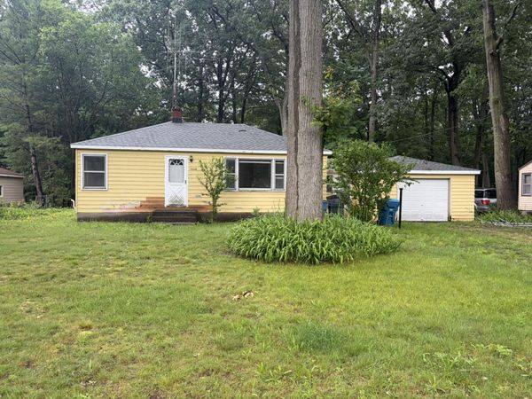 15326 Pine Street, Grand Haven, MI 49417