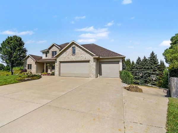 3917 Sidehill Drive, Hudsonville, MI 49426
