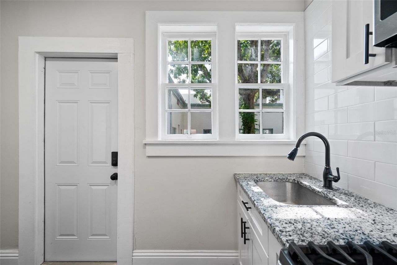 1700 Park Street N, Unit 105, Saint Petersburg, FL 33710 Photo