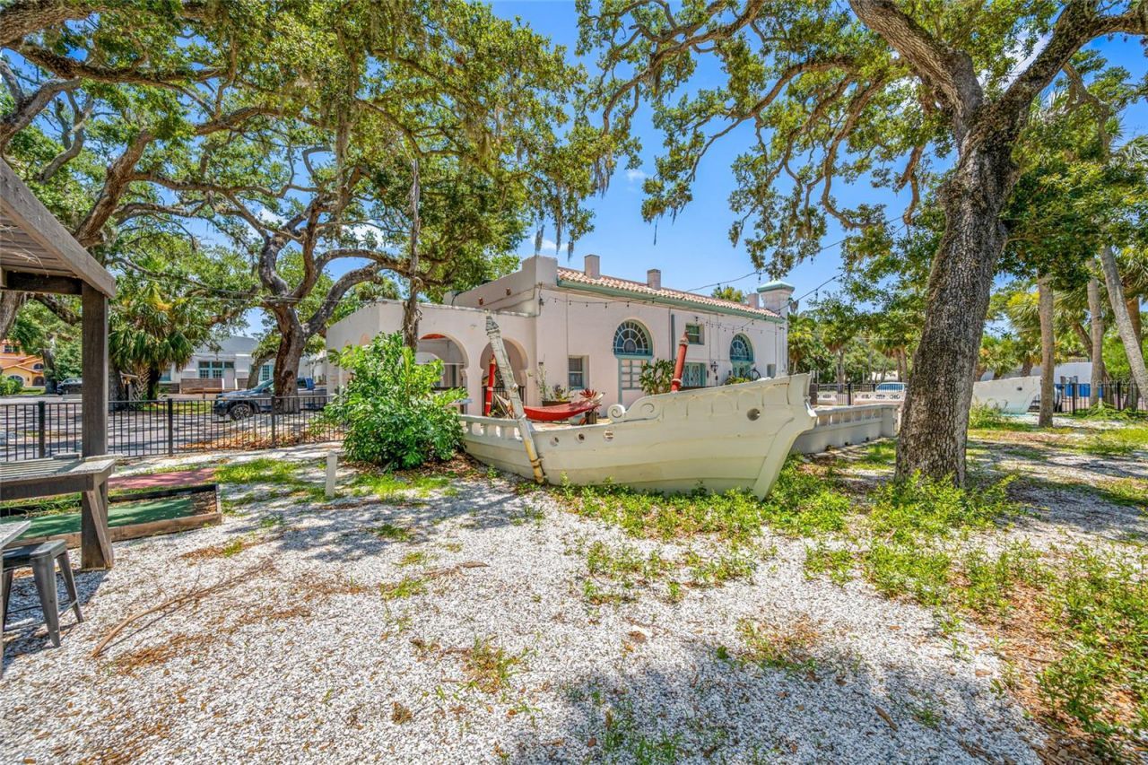 1700 Park Street N, Unit 105, Saint Petersburg, FL 33710 Photo