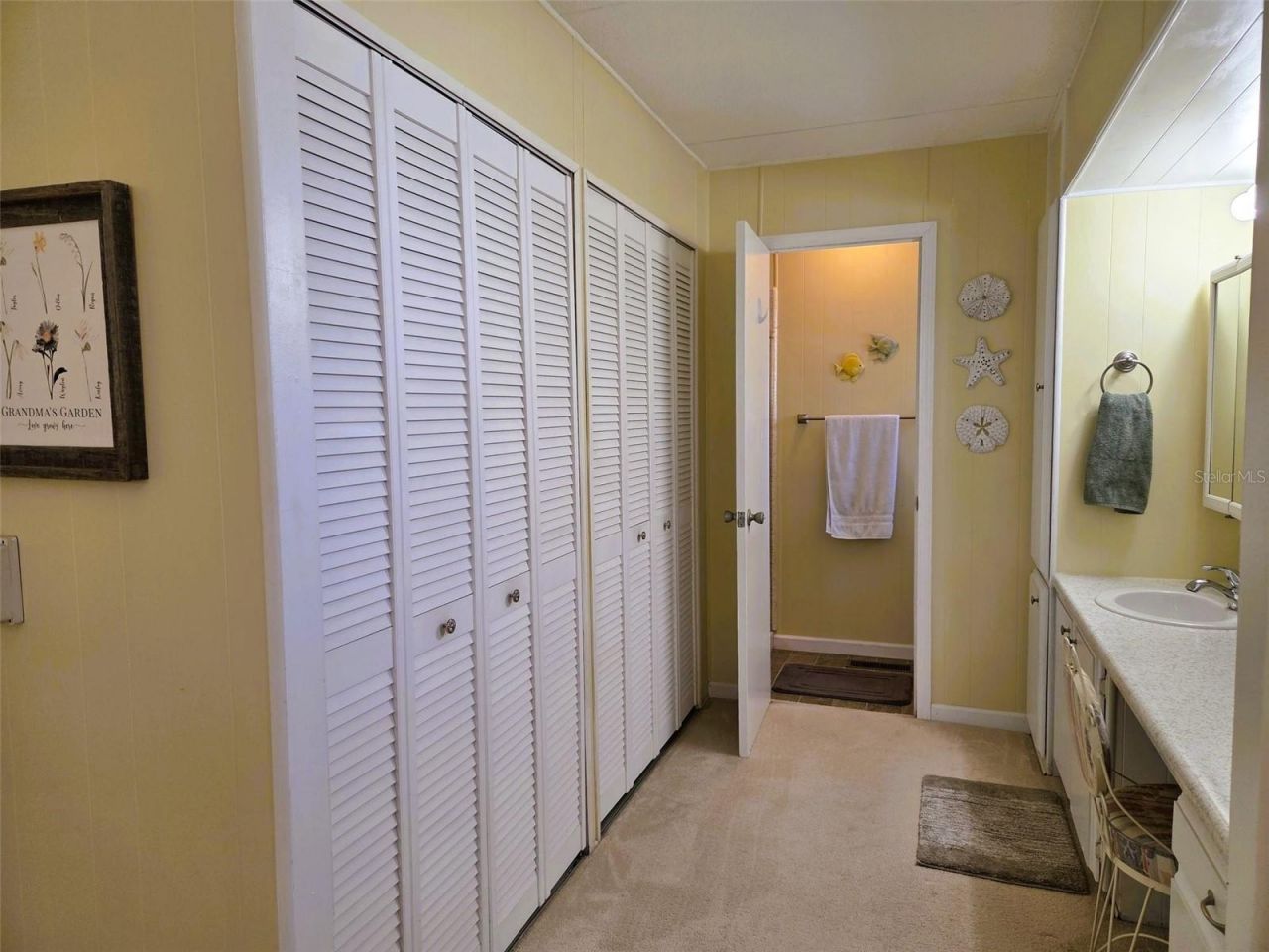 3383 Oakwood Boulevard N, Sarasota, FL 34237 Photo