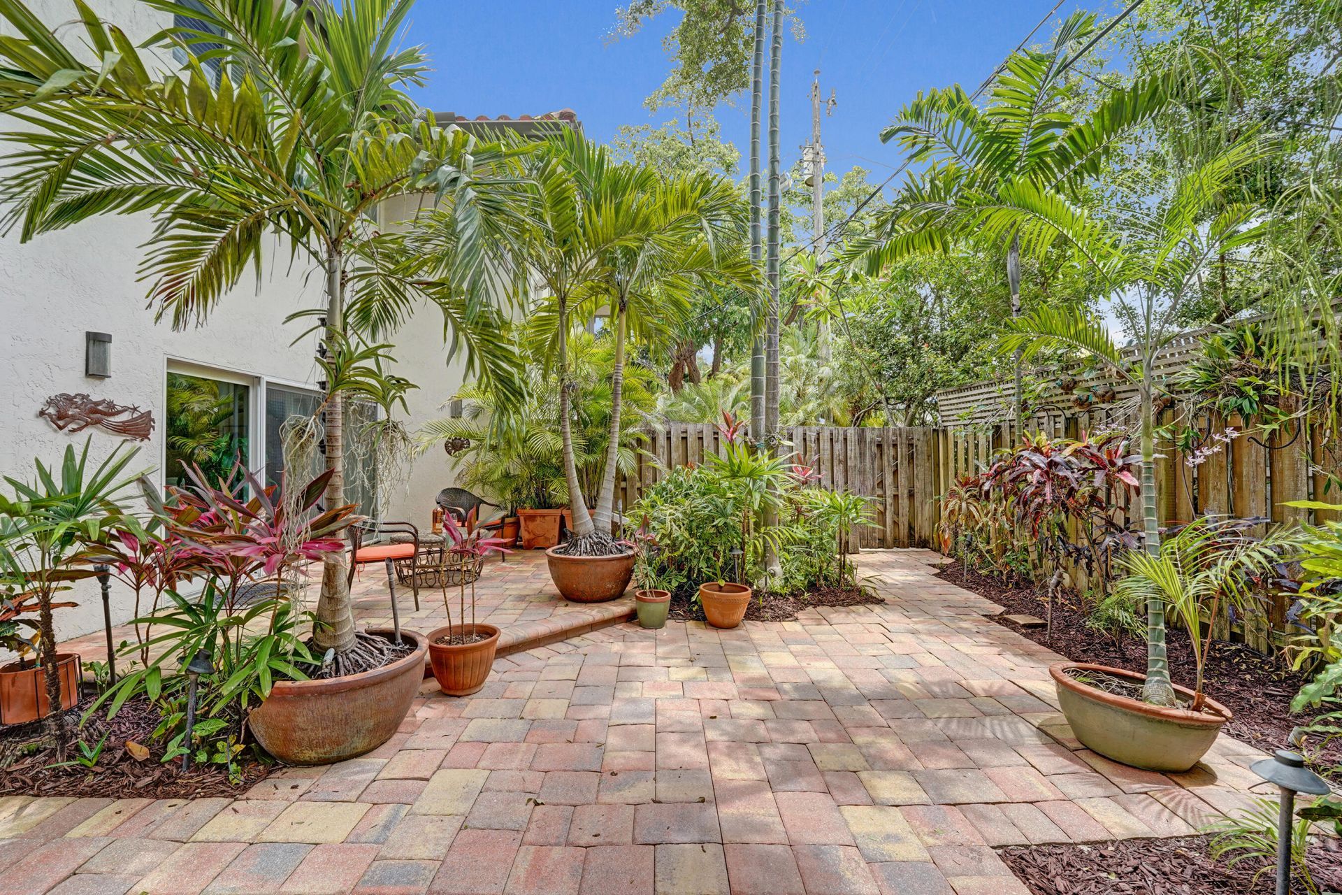 620 NE 9th Avenue, Unit 6, Fort Lauderdale, FL 33304 Photo