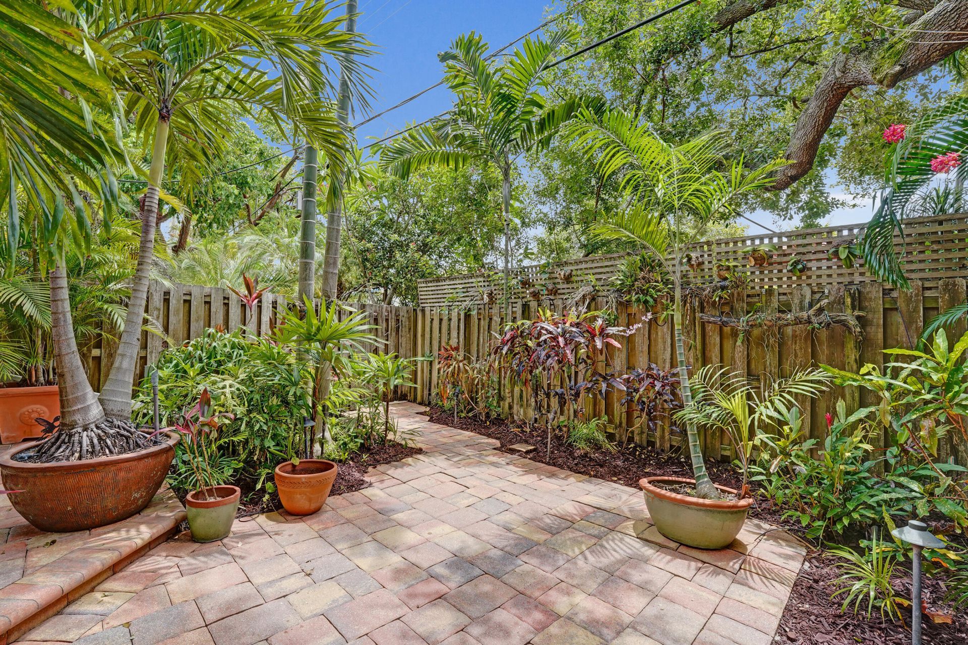 620 NE 9th Avenue, Unit 6, Fort Lauderdale, FL 33304 Photo