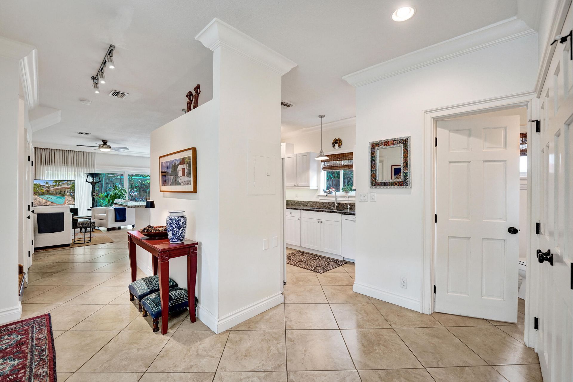 620 NE 9th Avenue, Unit 6, Fort Lauderdale, FL 33304 Photo