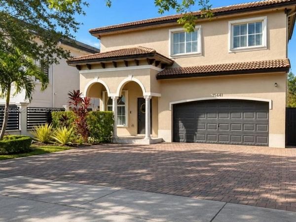 15441 SW 11th Ter , Miami, FL 33194