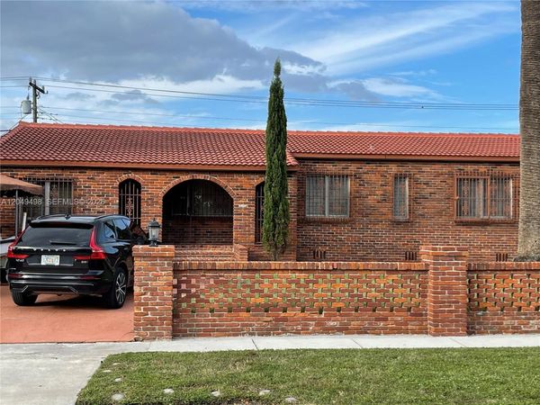 291 W 59th St , Hialeah, FL 33012