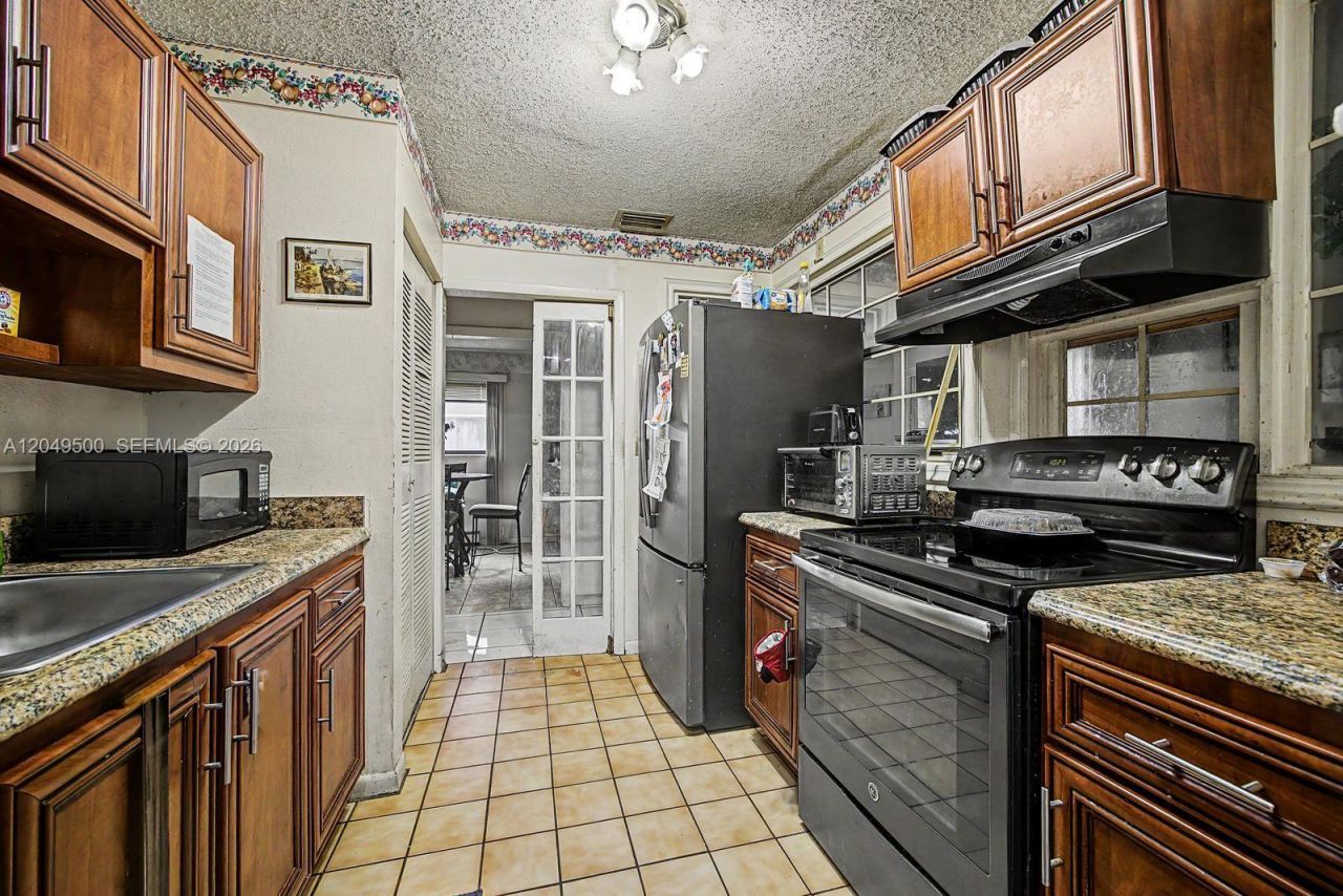 735 NW 8th Ct , Florida City, FL 33034 Photo