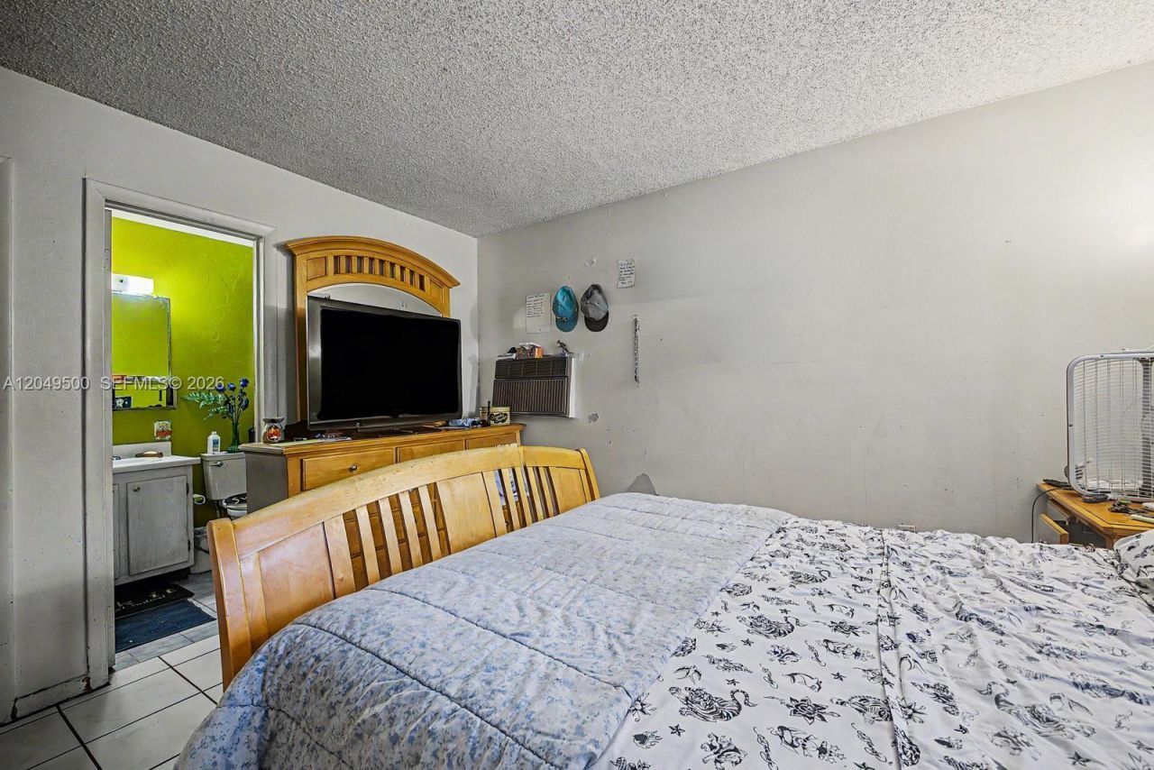 735 NW 8th Ct , Florida City, FL 33034 Photo