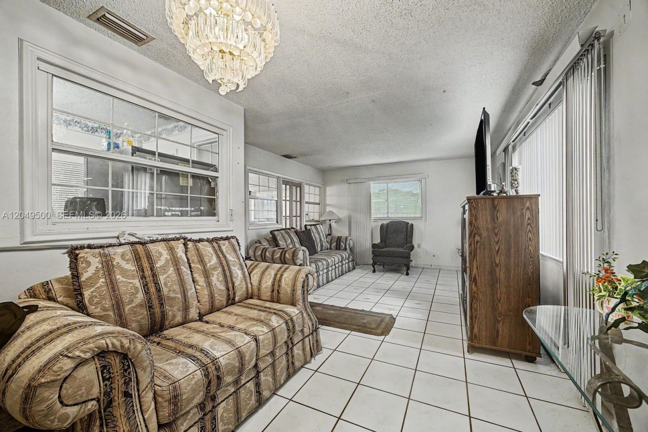 735 NW 8th Ct , Florida City, FL 33034 Photo