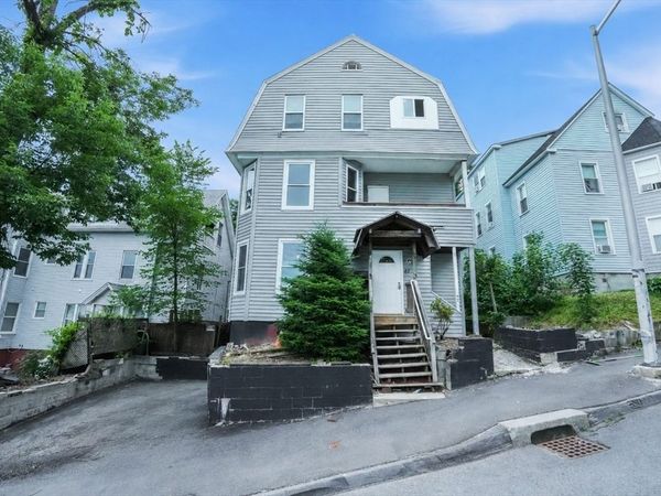 42 Windsor Street, Worcester, MA 01605