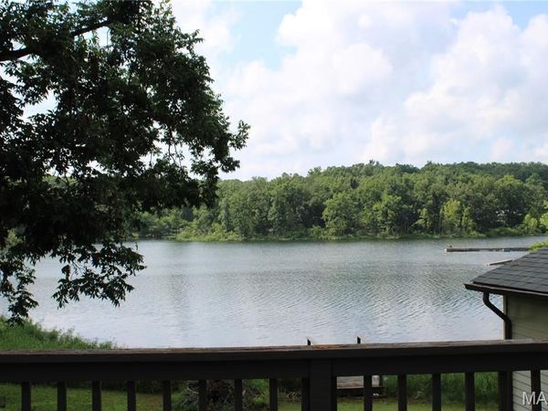 697 Parkers Lake Drive, Perryville, MO 63775