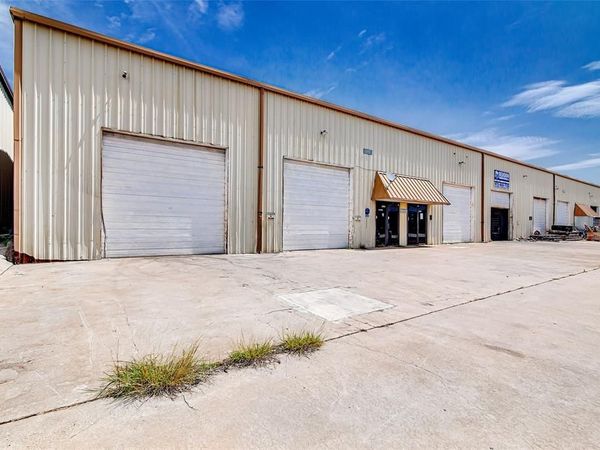 2350 Doreen Street , Grand Prairie, TX 75050