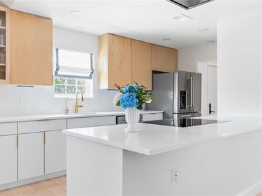 6035 Berry Trail Court, Dallas, TX 75248