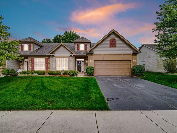 819 Manistee Avenue, Schererville, IN 46375