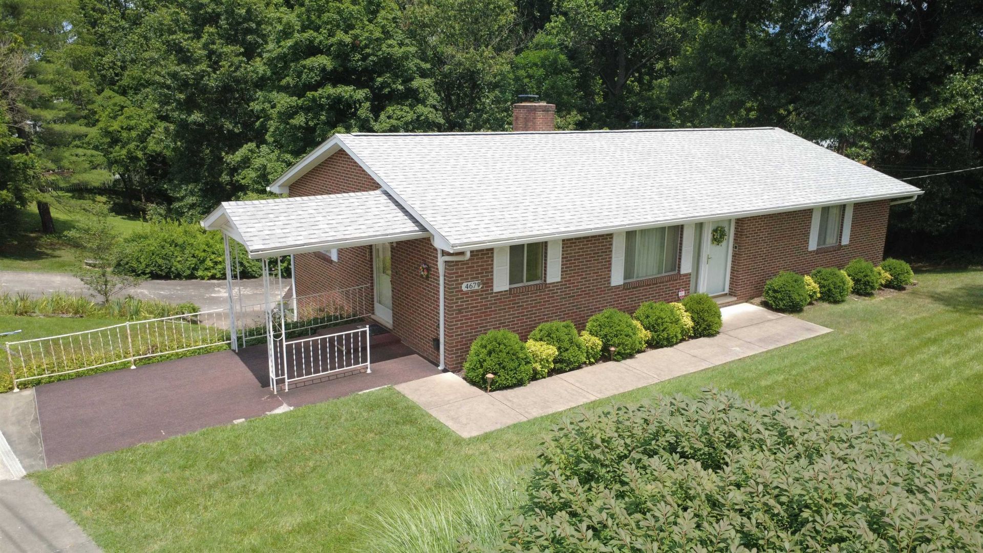 467 East Pea Ridge Road, Huntington, WV 25705 Main Photo