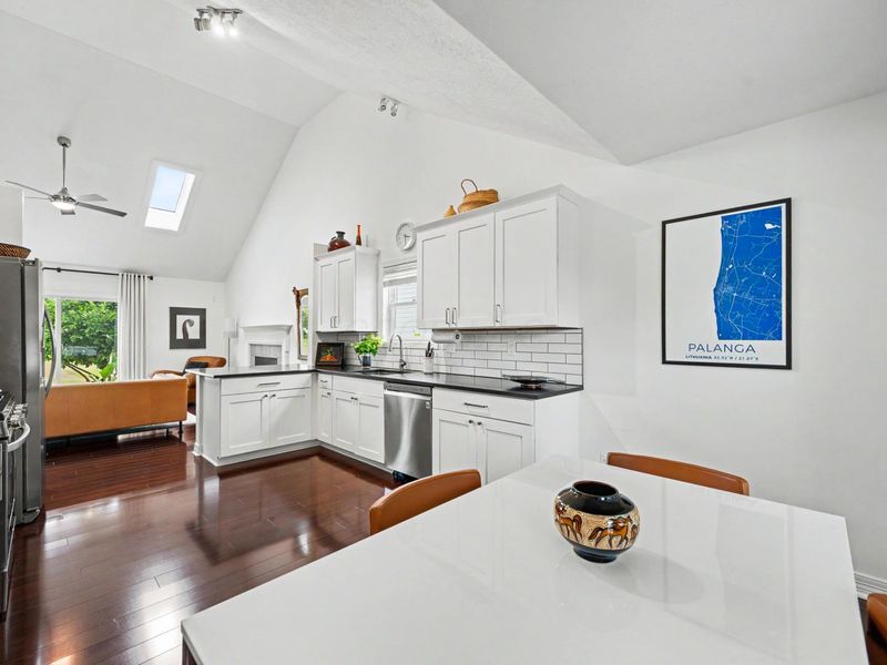 110 Kastlekove Drive, Lewis Center, OH 43035 Photo 9
