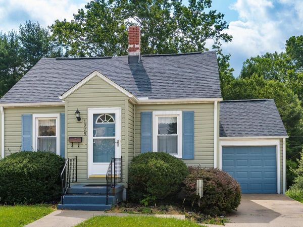 1928 Euclid Avenue , Zanesville, OH 43701