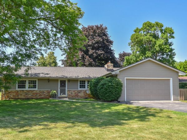 5215 S Balboa Dr, New Berlin, WI 53151