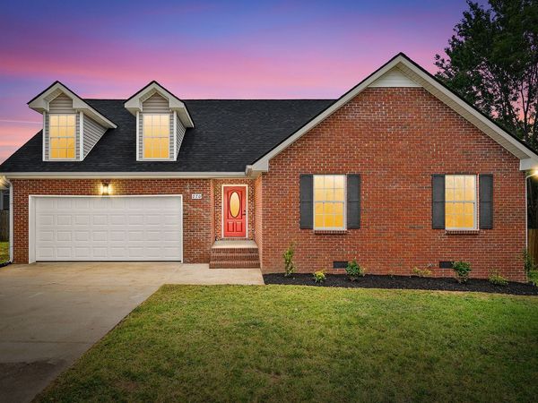 270 Harold Dr , Clarksville, TN 37040